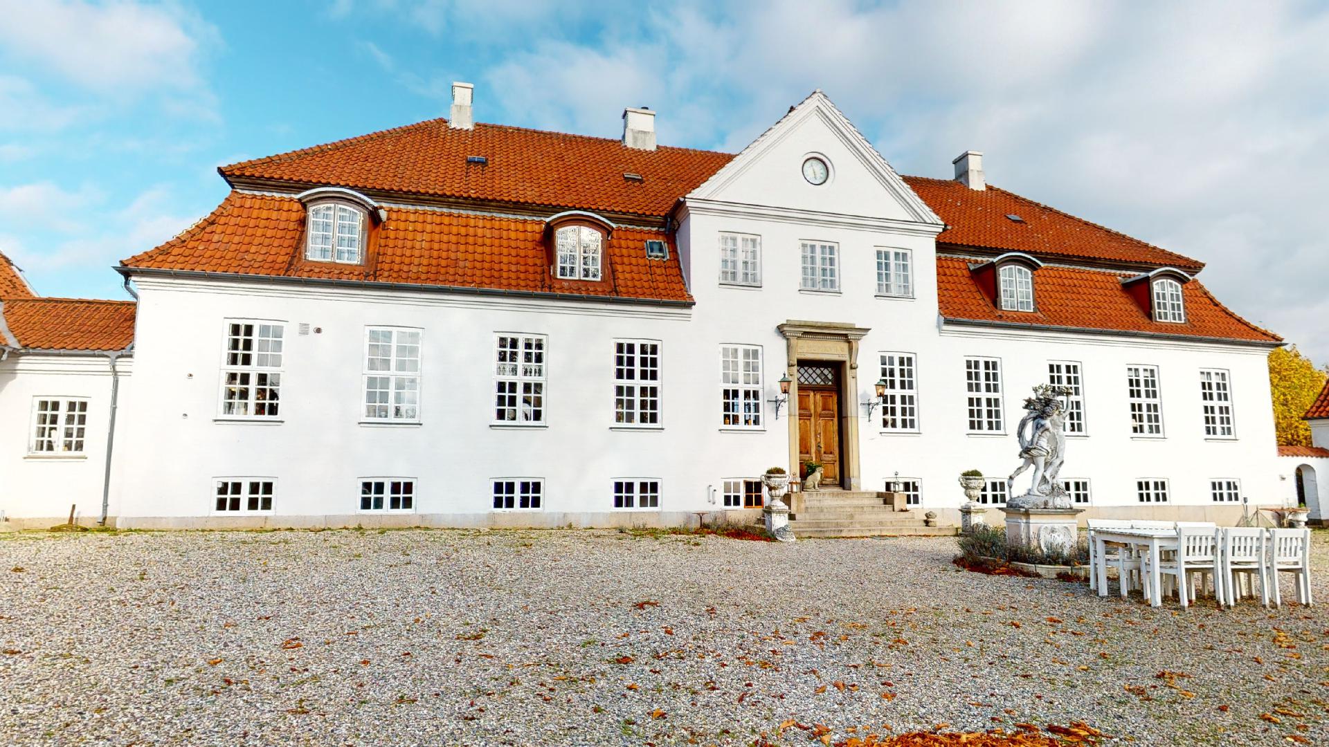663 m² manor house | Ringe | Housing Denmark